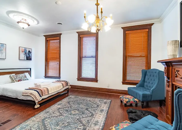Luxurious Classic Gold Coast For 12 Guests Villa *