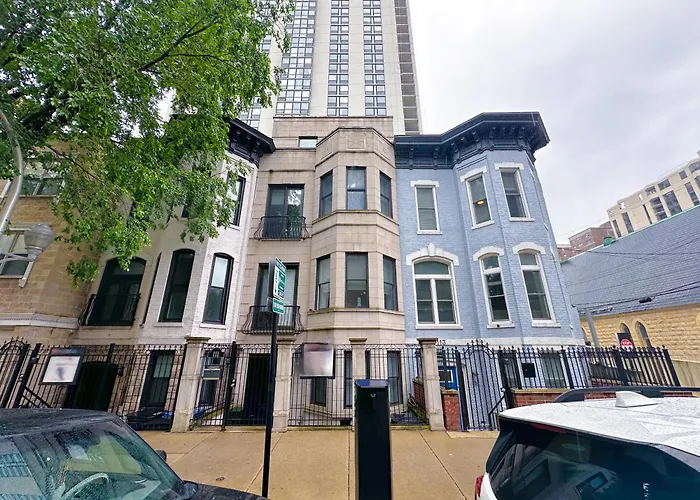 Luxurious Classic Gold Coast For 12 Guests * Chicago